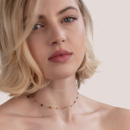 Collar minimalista con gema