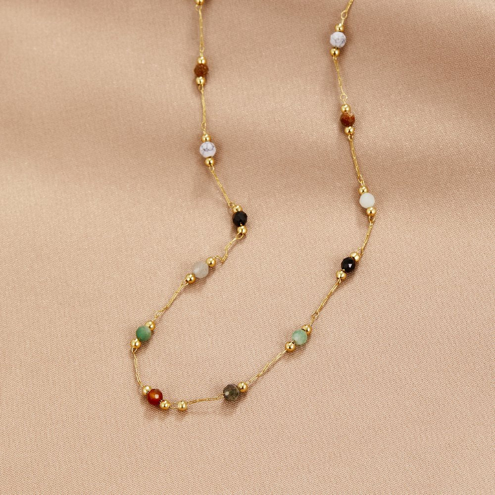 Collar minimalista con gema
